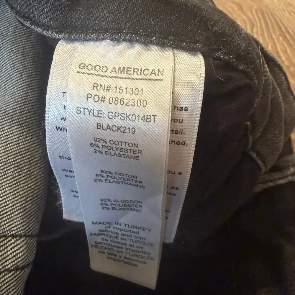 Good American Good Petite Frayed Skinny Jeans in a gray-black stretch denim
